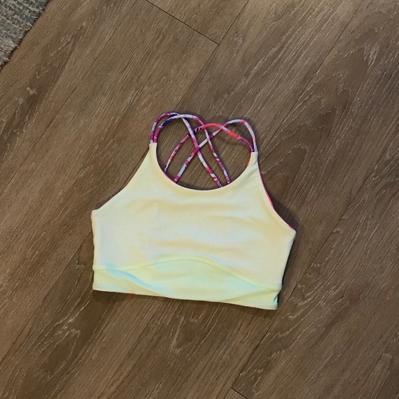 SOLD Lululemon Reversible Ocean Energy Crop - Picture 3 of 4